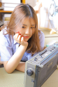 小学生怎么挤出牛奶