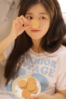 婷婷女王坐脸喂圣水