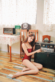 久久亚洲国产AV