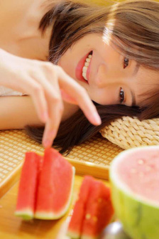 女主很重欲跟多个男主在一起